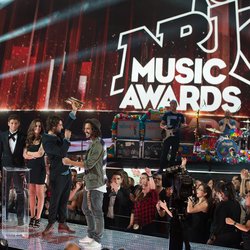 Les Fréro Delavega reçoivent leur prix - NRJ Music Awards 2015