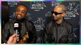 Alonzo et Naps reçoivent le prix du «Social Hit»