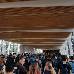 Même entre les pavillons, il y a de quoi faire de belles rencontres dans les allées de Paris Games Week 2018.