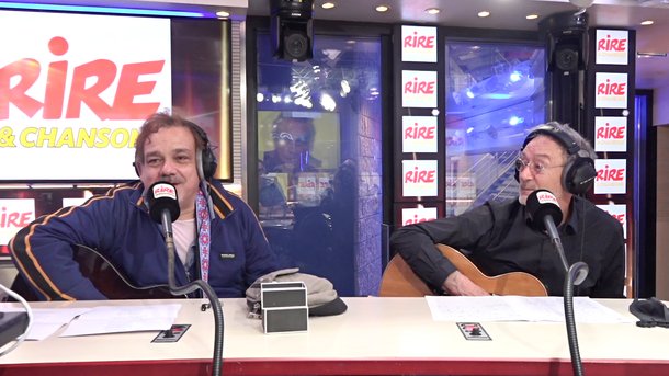 Le live : Didier Bourdon et Michael Jones : guitares et chansons : "Wish you were here" de Pink Foyd, et "On peuplu rien dire", en versions acoustiques