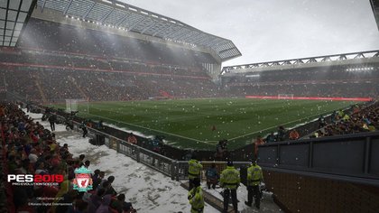 Le stand d'Anfield pris sous la neige, dans PES 2019.
