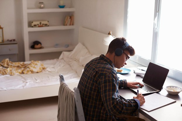 Jeunes actifs : comment trouver un logement sans CDI ?