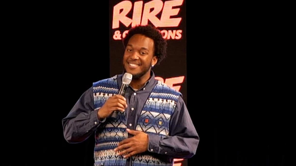 Julien Sabas "Je suis en couple" - Filmé sur la scène du Rire & Chansons Comedy Club
