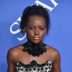 L'actrice Lupita Nyong'o arrive aux CFDA Fashion awards 2018, le 4 juin 2018 au Brooklyn Museum de New York