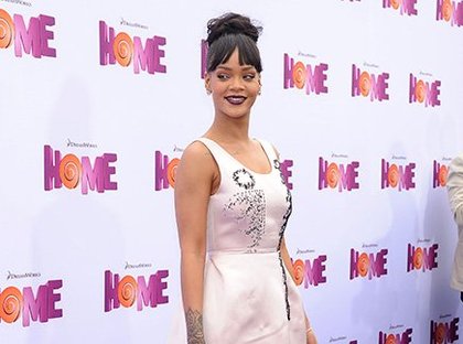 Rihanna-première-Home