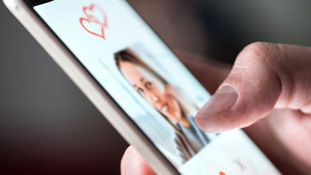 Les infos du Réveil Chérie : 58% des célibataires visitent une application de rencontre au moins 1 fois par jour