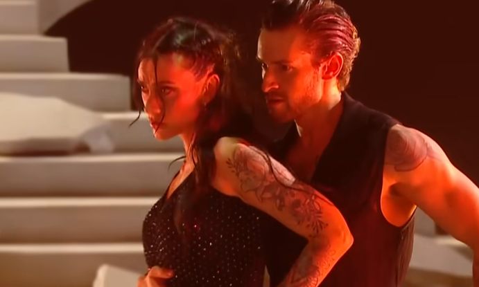 Maghla et Adrien Caby dans Danse avec les stars