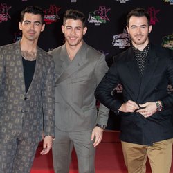 Jonas Brothers - Montée des Marches NRJ Music Awards 2019