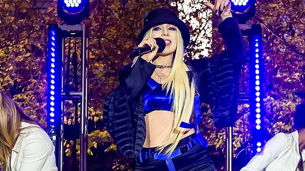 Ava Max fête Noël en avance avec «Christmas Without You»