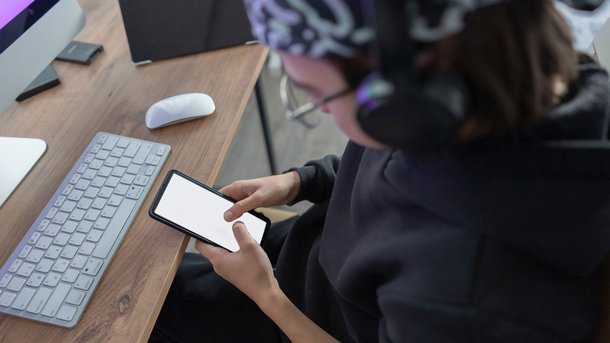Les infos du Réveil Chérie : Un lycéen crée un smartphone à fabriquer soi-même pour 30€