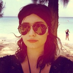 Demi Lovato : avec ma meilleure amie @m_callahan qui crie en arrière plan... Hahaha #photobomb
