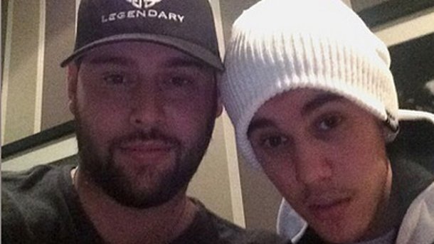 Justin Bieber : de retour en studio avec Scooter Braun!