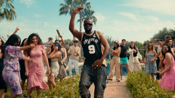 Gims enchaîne les hits : son single "Appelle ta copine" déjà en tendance