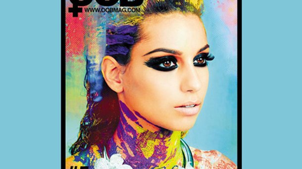 Tal: Sublime et colorée en couverture de OOB Magazine