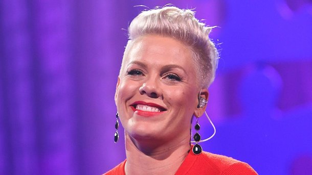 Pink: le message derrière "What About Us"