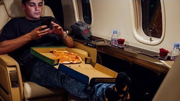 Martin Garrix - Pizza