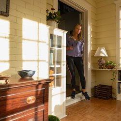 Marley Shelton (Sheriff Judy Hicks) sur le tournage de "Scream"