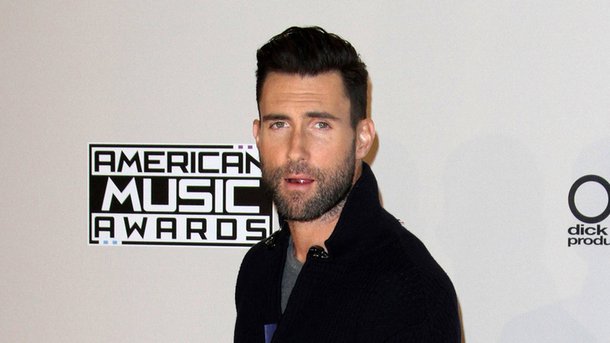 Adam Levine: découvrez sa surprise pour ses fans à la Saint-Valentin