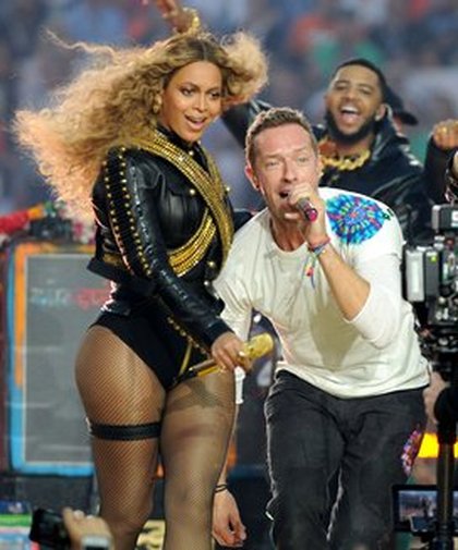 Beyoncé, Chris Martin et Bruno Mars lors de la mi-temps du Superbowl!