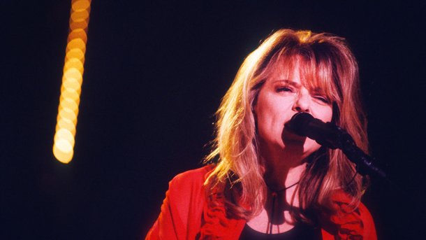 Que découvre-t-on dans le livre de Jean-Éric Perrin "De Baby Pop à Résiste" consacré à France Gall