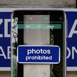 Les S9 et S9+ pourront même traduire en direct un élément capturé par le capteur photo !