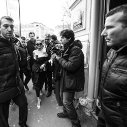 Selena Gomez à Paris chez Cauet