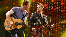 Coldplay partage leur chanson bonus «Flags» pour Noël
