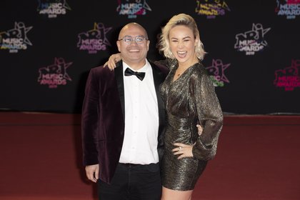 Yoann Riou et Emmanuelle Berne - Montée des Marches NRJ Music Awards 2019