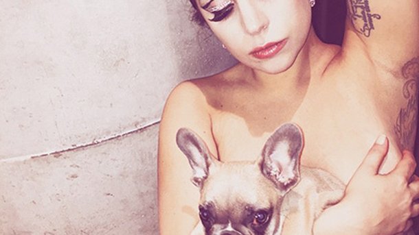 Lady Gaga se dévoile topless sur Instagram!