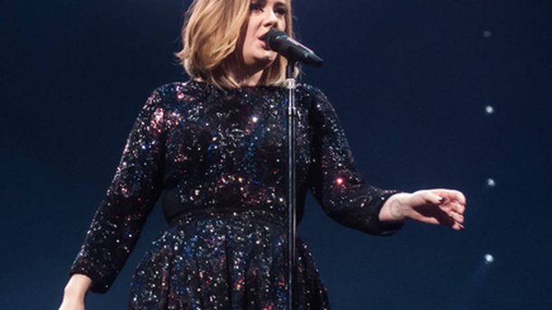 Adele : découvrez les premières images de sa tournée!