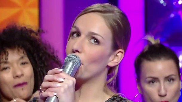 Les infos du Réveil Chérie : Une candidate de “N’oubliez pas les paroles” bat le record de la plus grosse somme remportée dans l’émission