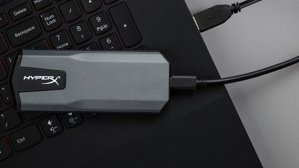 Le Savage EXO d'HyperX connecté à un PC
