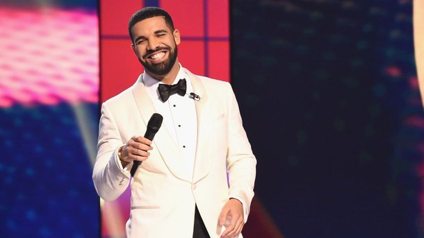 Drake reconnait n'avoir jamais été amoureux