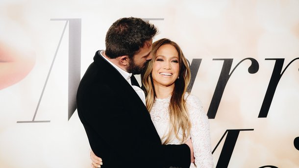 Mariage de Jennifer Lopez et Ben Affleck : découvrez la splendide robe de mariée de JLo !