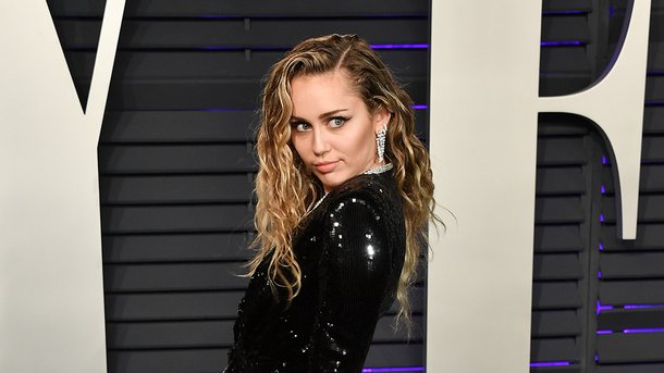 Miley Cyrus fête les 15 ans d’Hannah Montana
