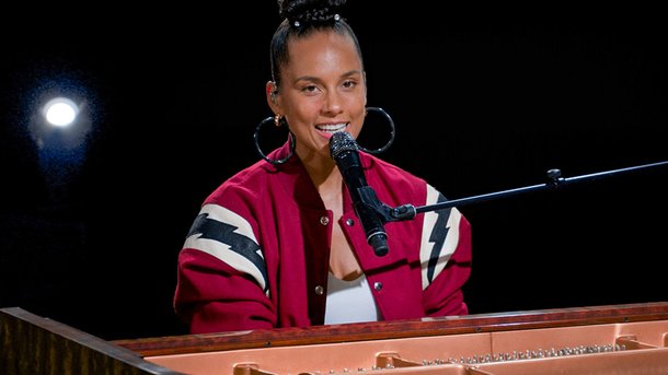 Alicia Keys lance à son tour sa marque de cosmétiques