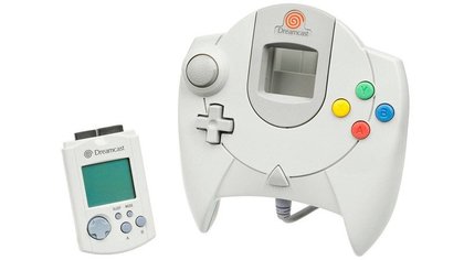 La manette de la Dreamcast et son petit VMU, bien utile.