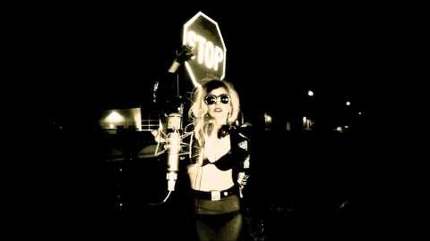 Lady Gaga en mode country!