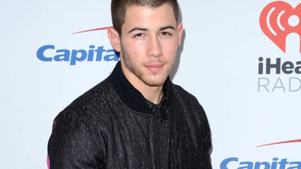 Nick Jonas: qui embrassera-t-il sous le gui?