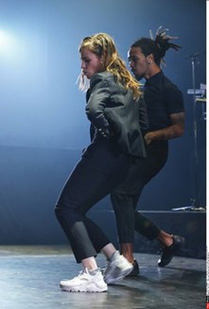 Concert Pop Love - Christine and the Queens