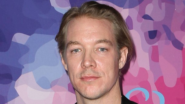 Diplo signe avec une agence de mannequins!