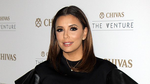 Eva Longoria, Victoria Beckham et d'autres stars vendent leur jean aux enchères