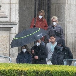 Lily Collins à Paris pendant le tournage d'"Emily In Paris"