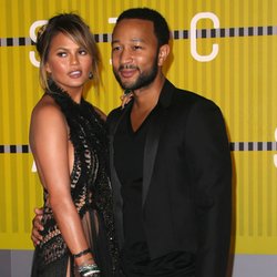 chrissy-teigen-et-john-legend