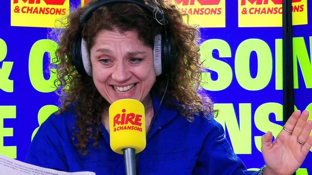 Karine Dubernet : "Retournez à vos bouées bananes : il nous reste encore 2 mois de vacances !"