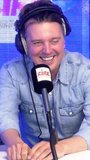 Alex Vizorek joue à : "lequel des deux tu sauves en premier ?"