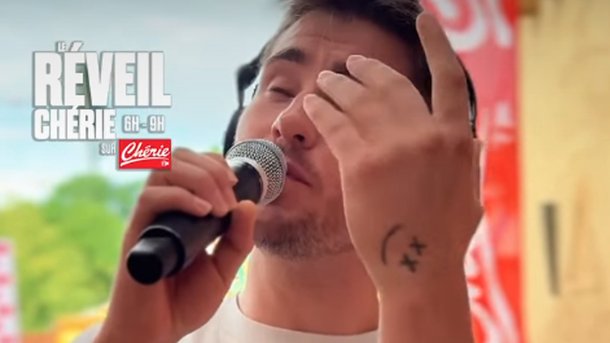 Julien Lieb interprète son nouveau single "Autrement" en live pour le Réveil Chérie 🤩