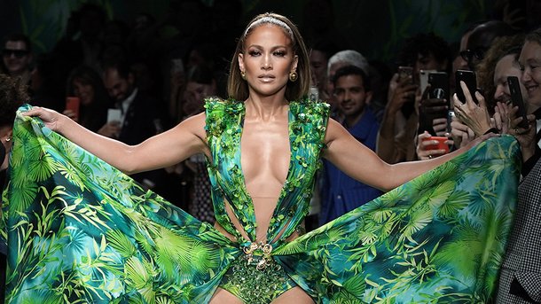 Jennifer Lopez: son joli coup de pub avec sa jungle dress