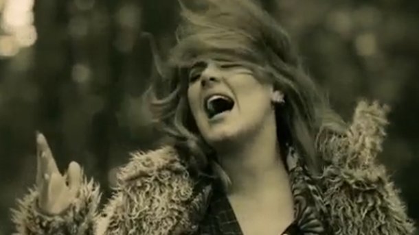 Adele: «Hello» Toujours au top!