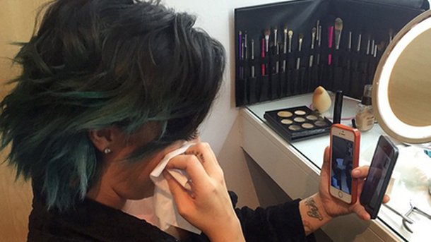 Demi Lovato : loin de sa famille, elle fond en larmes!